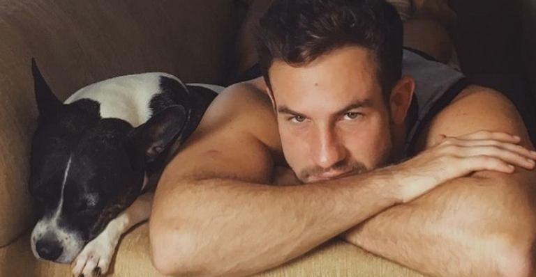 Jornalista gato do SBT recebe pedido inusitado em rede social: ”Me moleste”