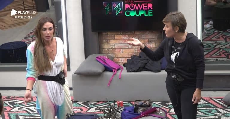 Nicole Bahls arma barraco e discute com Jackie no ”Power Couple”