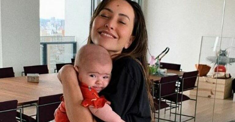 Sabrina Sato encanta a web ao mostrar Zoe dançando e pulando ao som de Sandy e Júnior: ”Até você?”