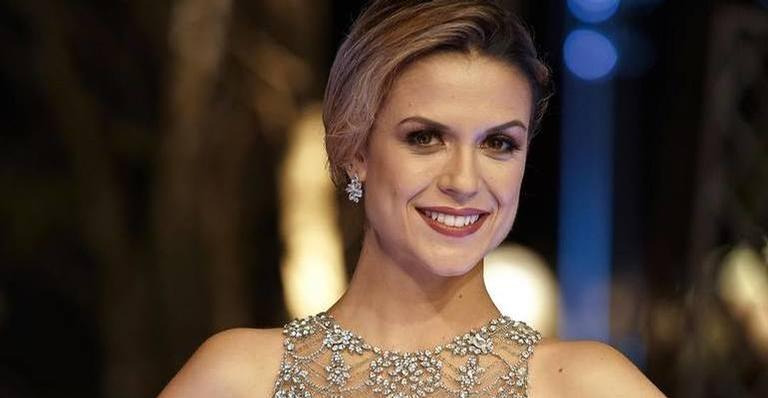 Beca Milano surpreende apresentadora do SBT com ”bolão” de aniversário