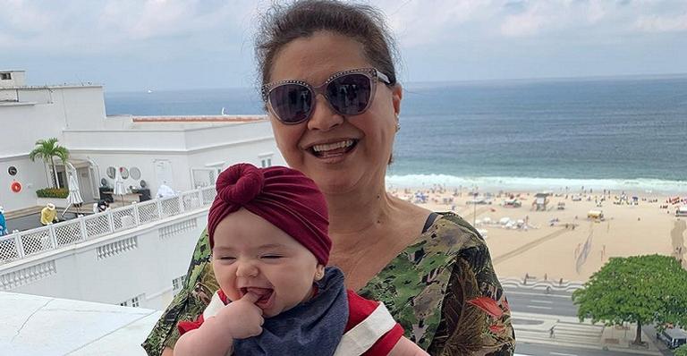 Zoe encanta web ao aparecer fantasiada de Ursinho Pooh: ”Eu não sei lidar”