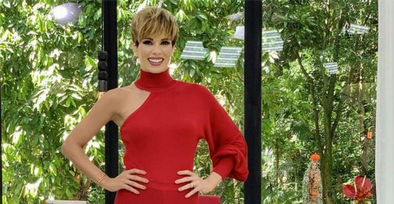 Ana Furtado tieta famosos e acaba paquerando global