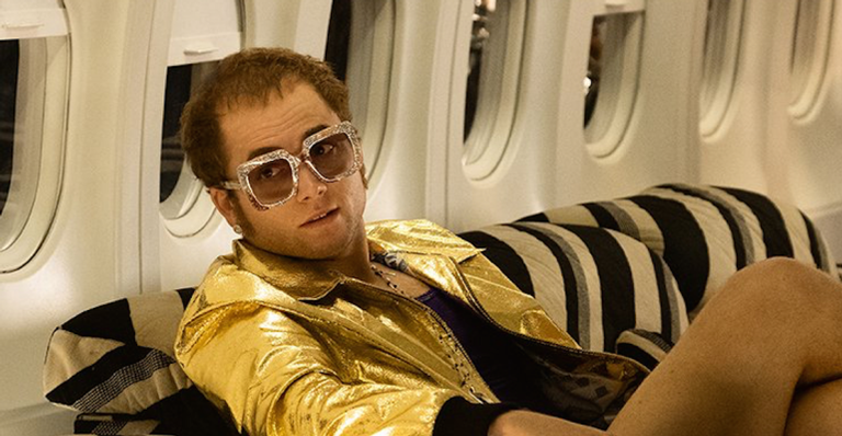 Nova cena de ‘Rocketman’ mostra intimidade de Elton John sendo explorada no inicio da carreira
