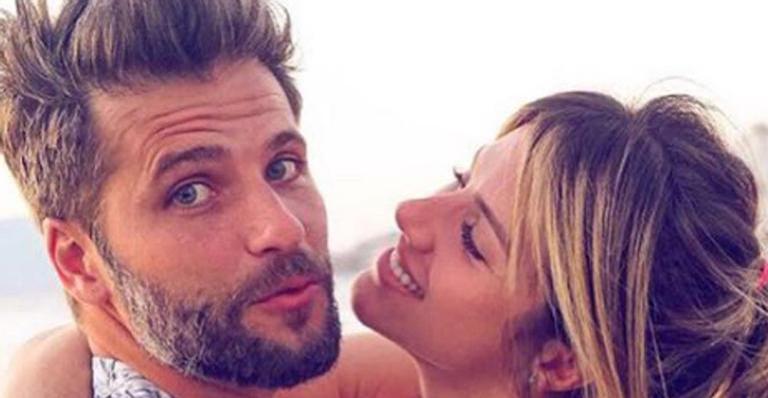 Giovanna Ewbank posa completamente nua para Bruno Gagliasso: ”Chapéu e mais nada”