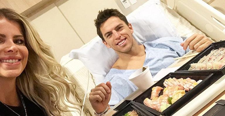 Após cirurgia, Amaury Nunes tranquiliza fãs e explica procedimento