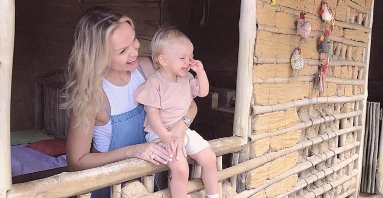 Eliana desabafa após momentos complicados com filha Manuela: ”É duro, viu?”