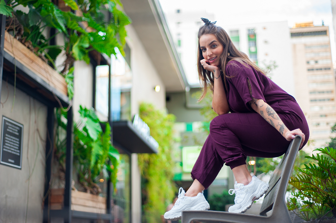 Bruna supreende com atitude e estilo