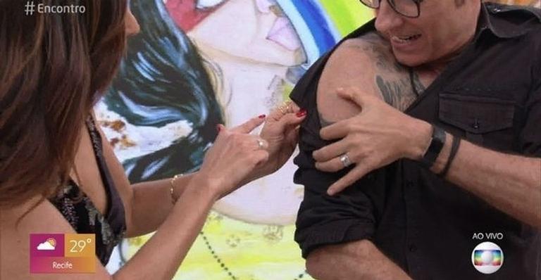 Dinho Ouro Preto revela que está removendo tatuagens antigas para dar lugar às novas