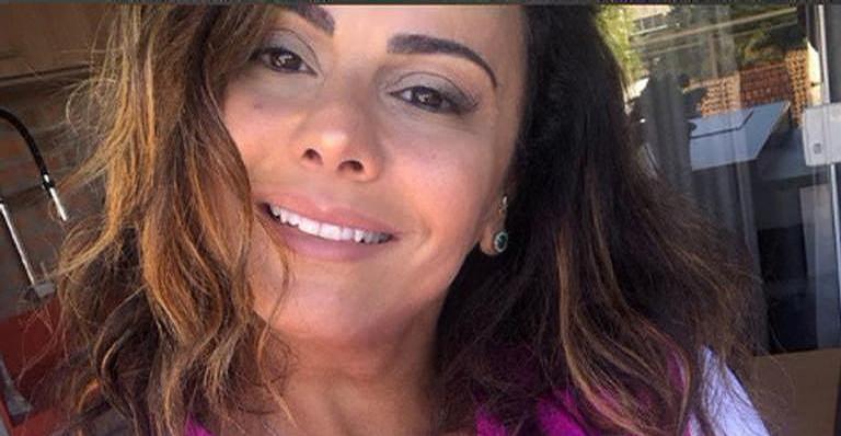 Com body transparente, Viviane Araujo exibe corpão e impressiona em evento da Mancha Verde