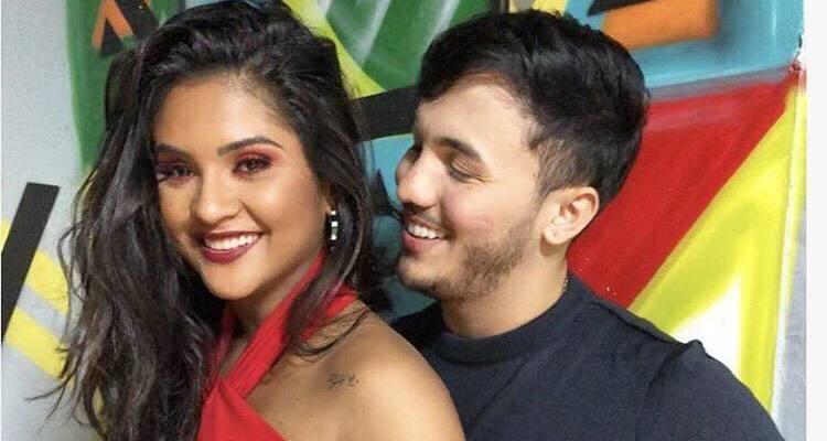 De lingerie vermelha, Mileide Mihaile surge em clique íntimo com o namorado