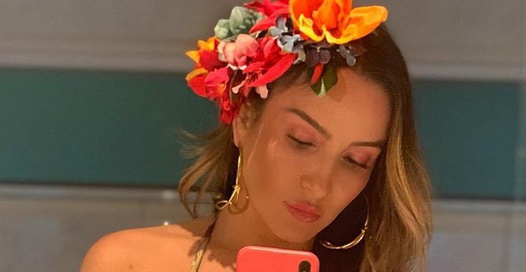Claudia Leitte surge esplendorosa de biquíni e celebra gestação de sua filha Bela