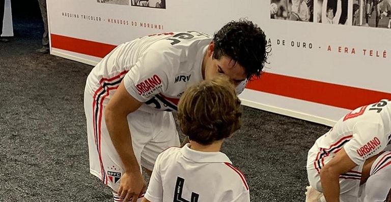 Alexandre Pato encanta e surpreende família Abravanel com atitude fofíssima