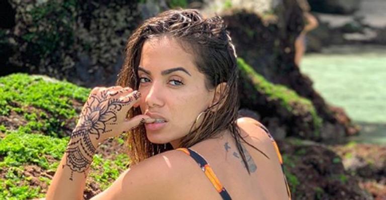 Anitta debocha de filtro nas redes sociais que relembra briga com Pabllo Vittar
