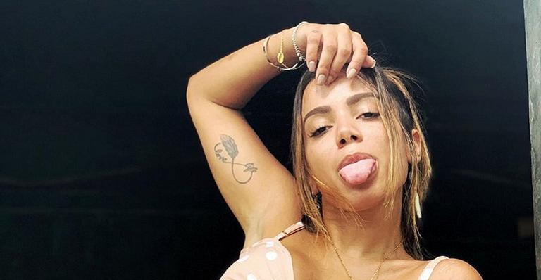 Anitta quebra o silêncio e esclarece rumores sobre possível casamento com Pedro Scooby