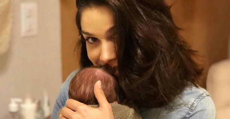 Sabrina Petraglia exibe foto do parto do filho, Gael: ”Tanta coisa já passamos juntos”