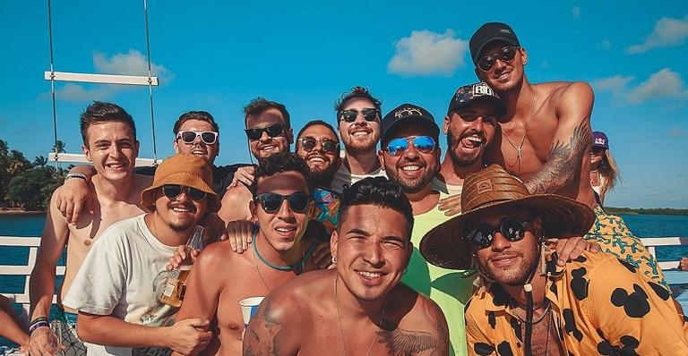 ‘Parças’ de Neymar quebram o gelo e mandam mensagens positivas para o jogador