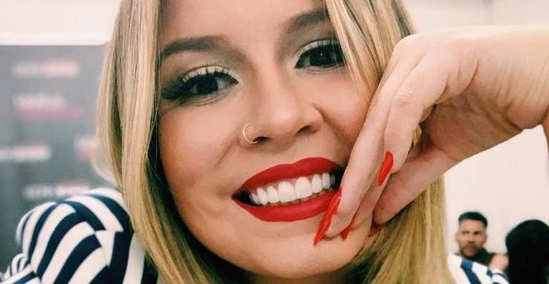 Após colocar silicone, Marília Mendonça usa decote explosivo e mostra parte dos seios