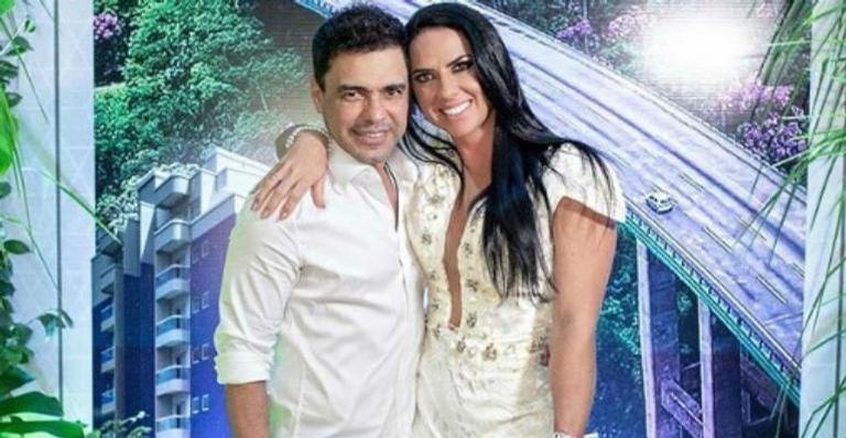 Graciele Lacerda sensualiza com Zezé Di Camargo em closet gigante da mansão