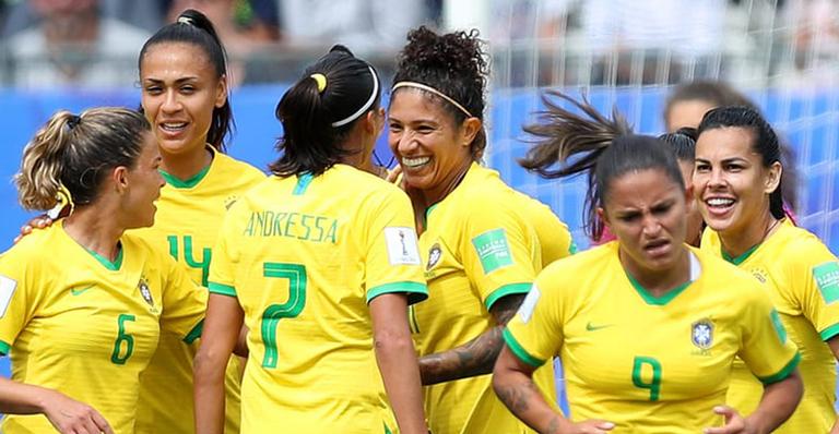 Seleção Brasileira de Futebol Feminino vence a Jamaica por 3 a 0