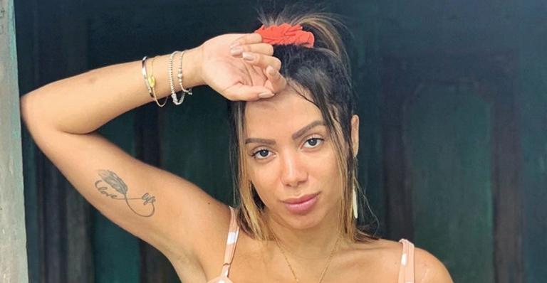 Anitta abre o jogo sobre resultado de plásticas e questiona resultados