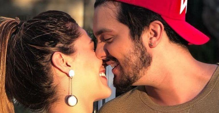 Luan Santana divulga clique íntimo ao lado de Jade Magalhães e revela apelido secreto da amada