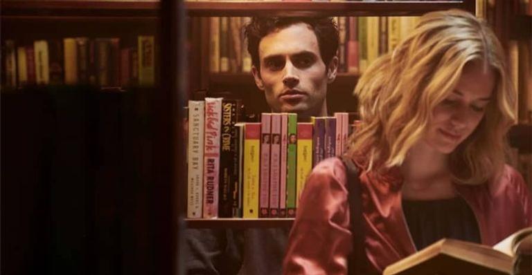 Penn Badgley, de ‘YOU’, alerta pessoas sobre seu personagem: ‘as pessoas romantizam ele, me assusta’