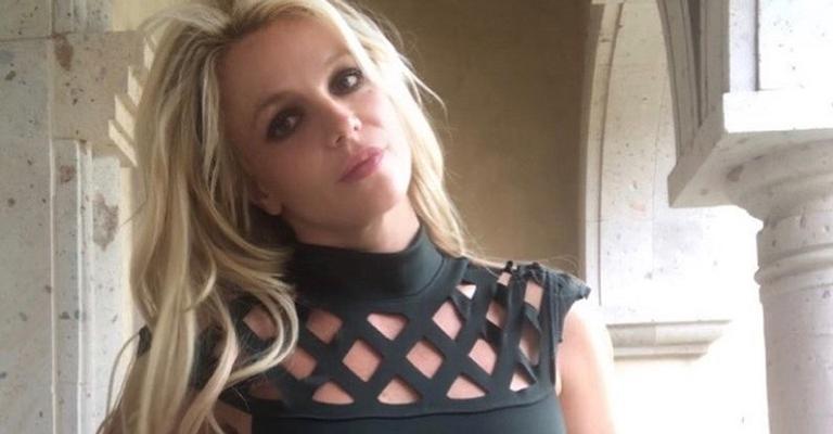Britney Spears volta a atacar paparazzi e faz antes e depois com foto do corpo: ”Eles trapaceiam”