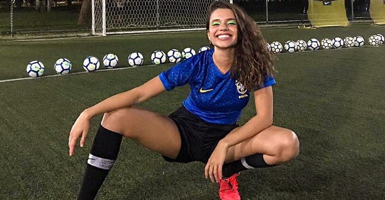Bruna Linzmeyer fala sobre machismo no futebol feminino e dispara: ”Ocupemos as quadras”