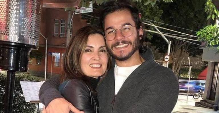 Fátima Bernardes passa Dia dos Namorados à distância e lamenta: ”Adoraria que estivessémos juntos”