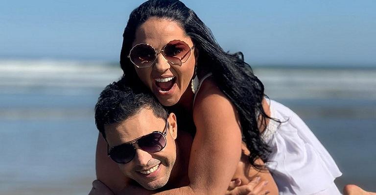 Zezé di Camargo posta foto sensual de Graciele Lacerda e internautas piram