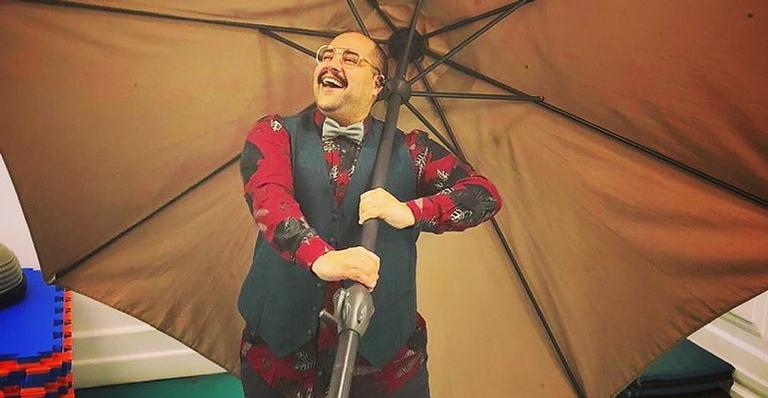 Tiago Abravanel revela detalhes de sua carreira profissional na TV Globo