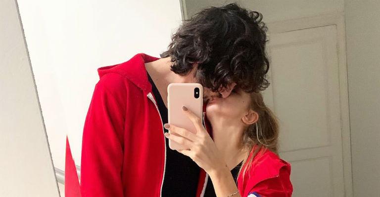Fiuk e Isabella Scherer reatam o namoro: ”O amor está nas coisas mais bregas”