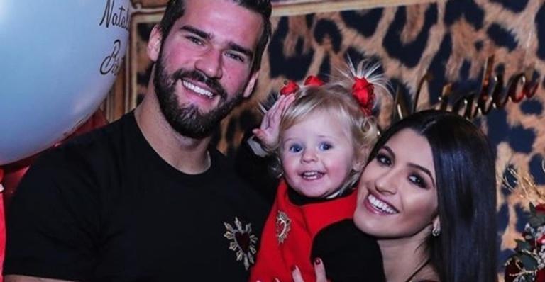 Alisson Becker comemora o nascimento do segundo filho com Natália Lowe