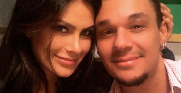 Cresceram! Gêmeas de Natália Guimarães e Leandro do KLB roubam cena vestidas de noivinha em festa