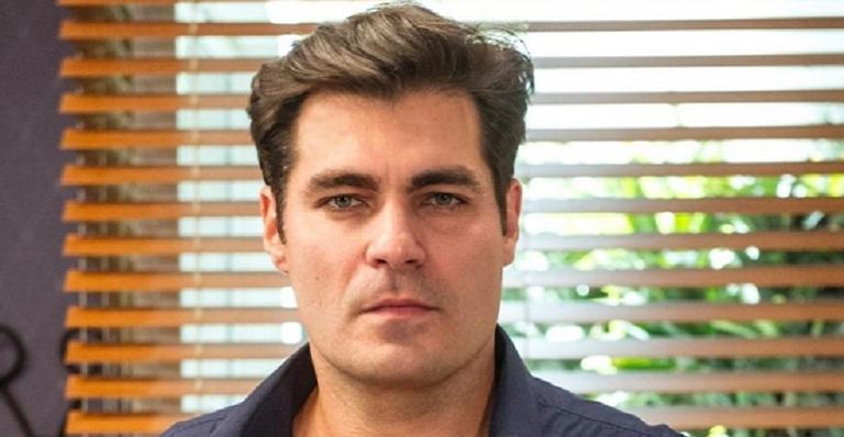 Thiago Lacerda causa alvoroço nas redes sociais após desabafo político: ”Lula Livre”