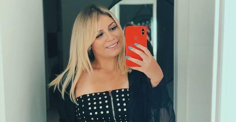 Com vestido coladíssimo, Marília Mendonça exibe cinturinha e bumbum avantajado