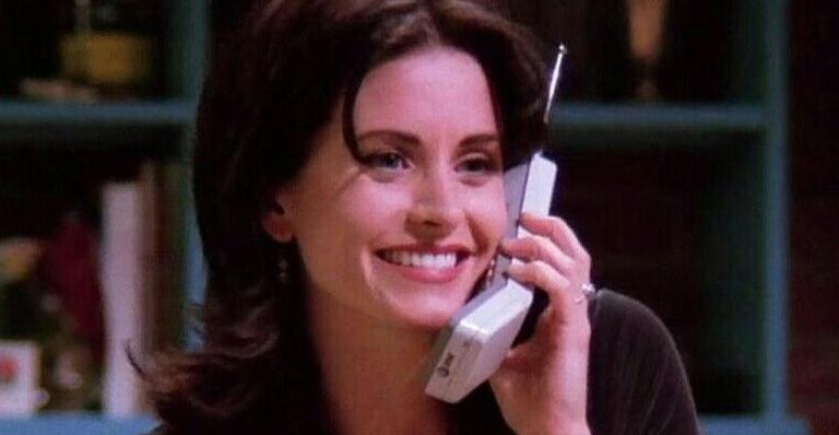 Courteney Cox, a Mônica de Friends, reúne parte do elenco para comemoração