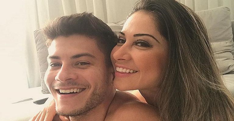 Arthur Aguiar posta foto encantadora da família e Sophia chama atenção