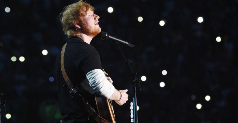 Ed Sheeran posta foto misteriosa nas redes e fãs apostam em parceria com Bruno Mars