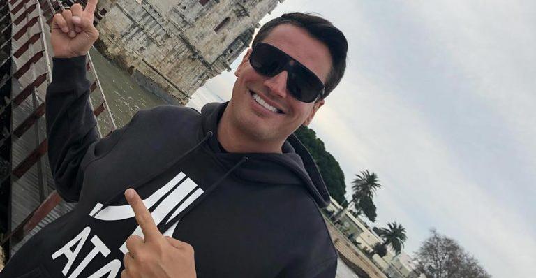Ao retornar para o SBT, Leo Dias compartilha clique e desabafa: ”Obrigado por me receber de volta”
