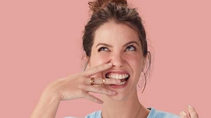 Nathalia Dill relembra clique dos anos 90 ao lado da mãe e da irmã