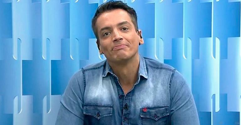 Leo Dias alfineta produção após retorno ao ‘Fofocalizando’: ”Fica difícil fazer o programa”