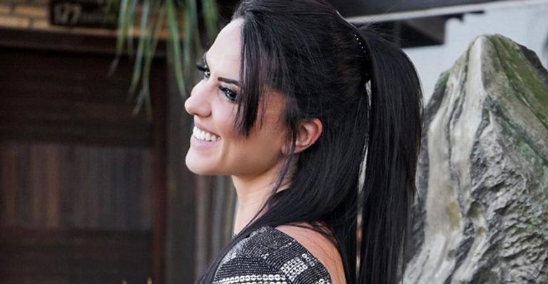 Graciele Lacerda é pega de surpresa ao receber mimos para crianças: ”Está grávida?”