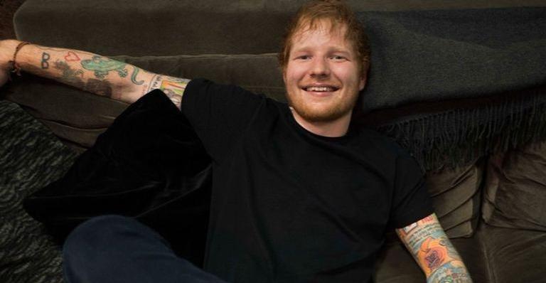 Ed Sheeran lança clipe tecnológico para ”Cross Me”, sua parceria com Chance The Rapper