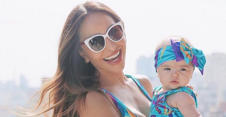 Sabrina Sato esbanja elasticidade com look composto por fios e fãs ficam em êxtase