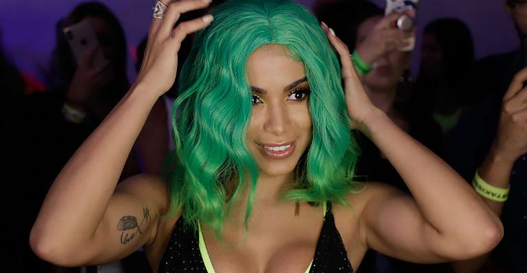 Anitta divide opiniões dos internautas ao fazer post em apoio à comunidade LGBTQIA+