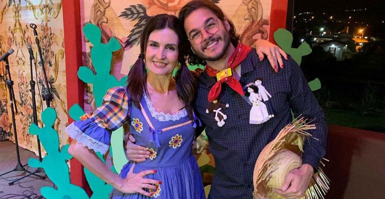 Vestidos a caráter, Fátima Bernardes e Túlio Gadêlha curtem Festa Junina em Pernambuco