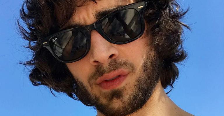 Fiuk muda o visual e recebe enxurrada de elogios na web