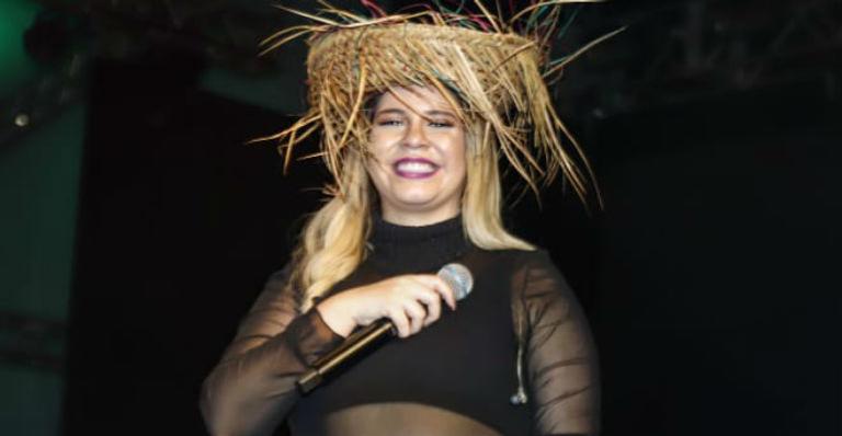 Grávida, Marília Mendonça participa de festa de São João na Bahia