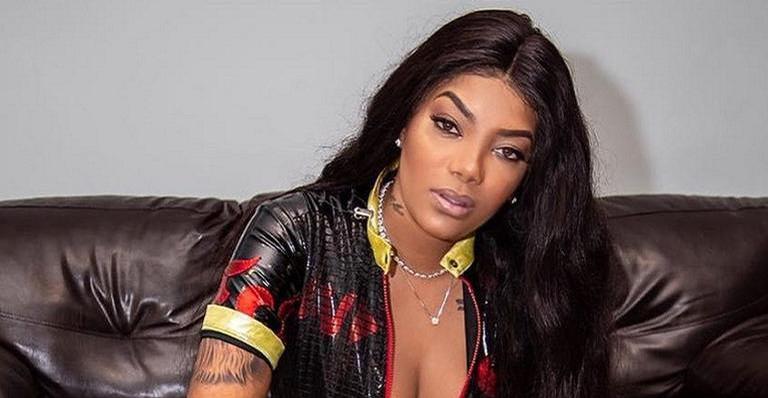 Ludmilla surge sem sutiã e fãs elogiam look sofisticado: ”Cara de rica”
